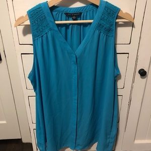 Zac & Rachel Blouse in blue with crochet detail